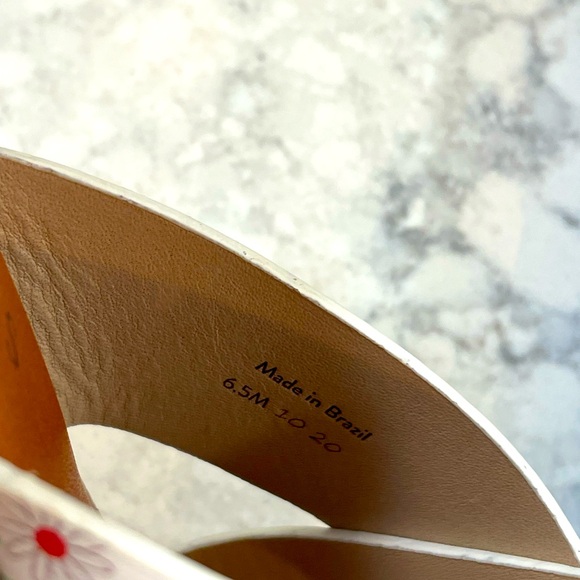 NIB Jack Rogers Slotted Daisy Print Sloane X-band sandal, Sizes 6.5 & 8 - Picture 5 of 9